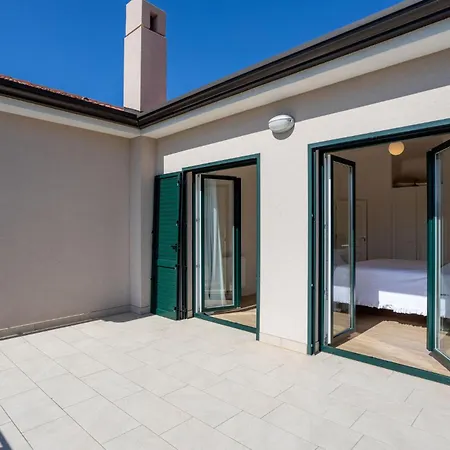 4 Bedroom Awesome In Barbat Barbat na Rabu