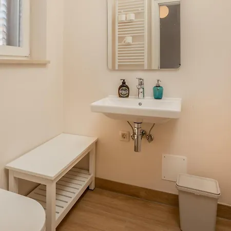 Holiday home 4 Bedroom In Barbat