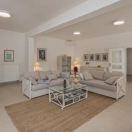 4 Bedroom In Barbat